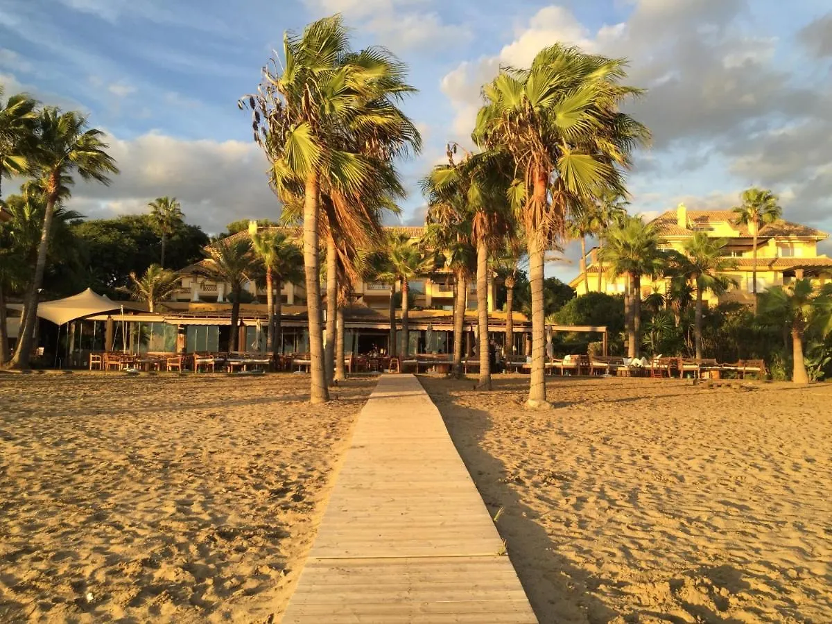 Superb Front Line Location With Heated Pool Apartment Marbella