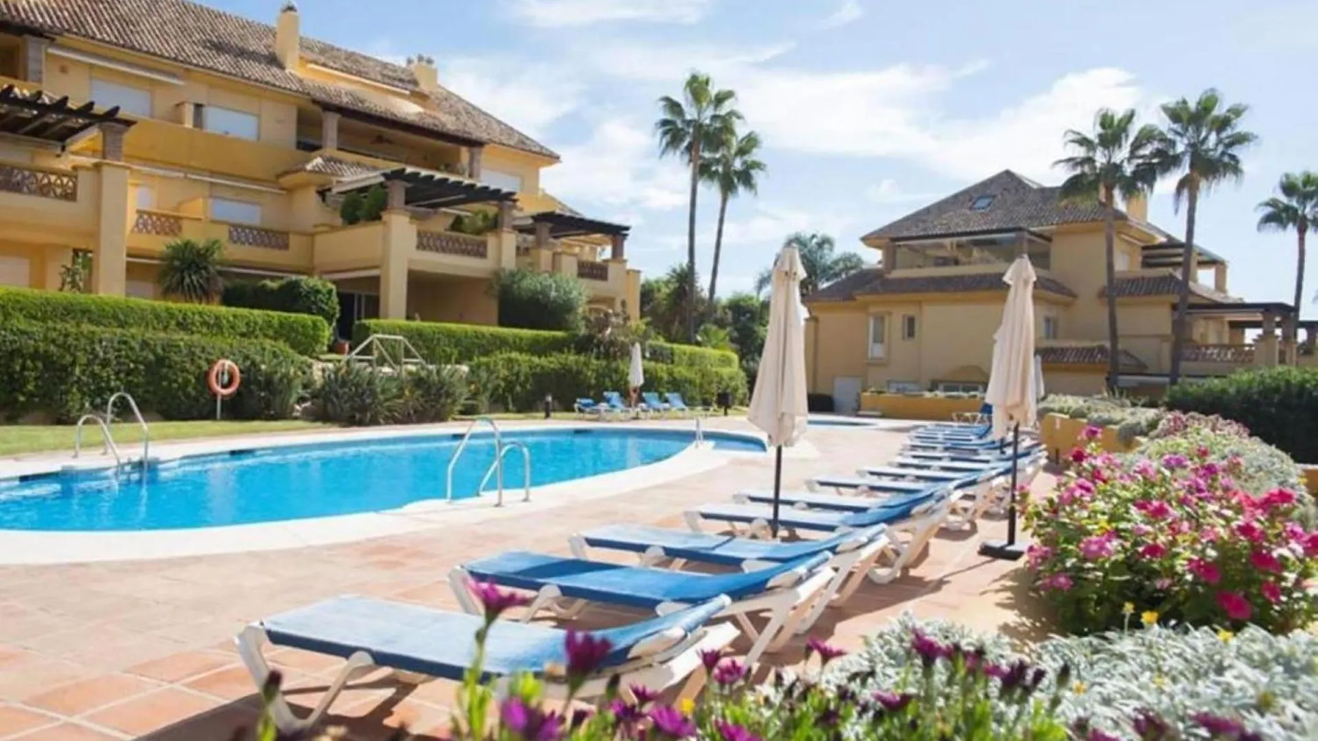 Superb Front Line Location With Heated Pool Apartment Marbella Spain