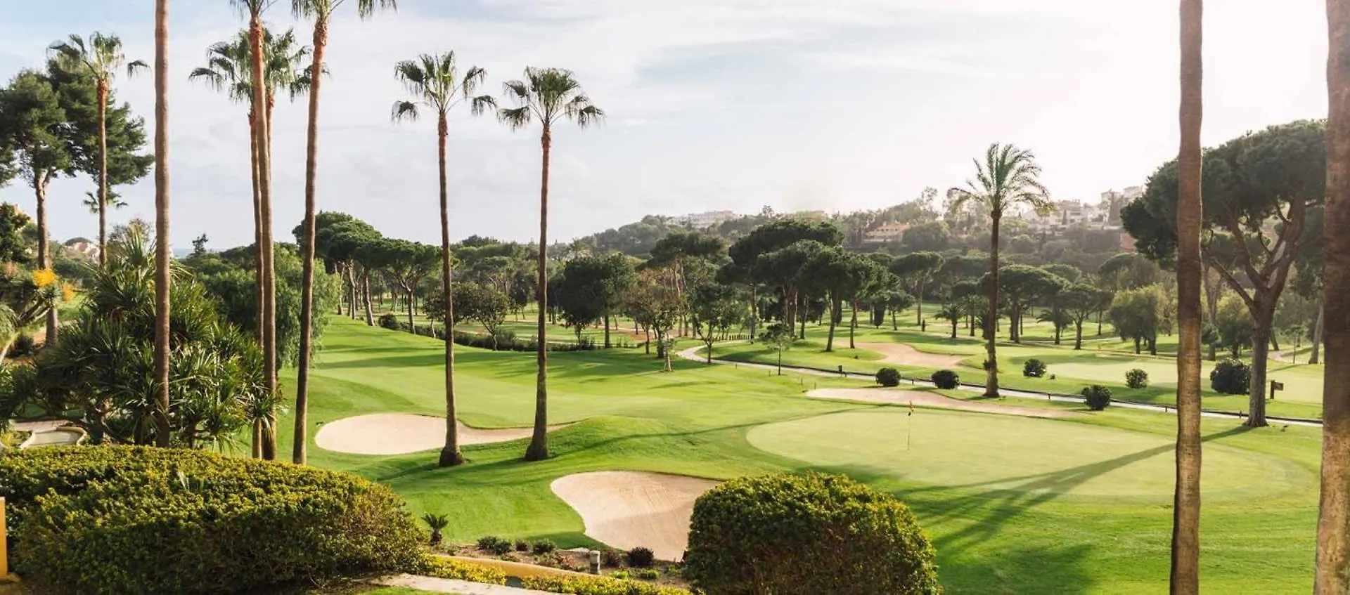 Superb Front Line Location With Heated Pool Apartment Marbella