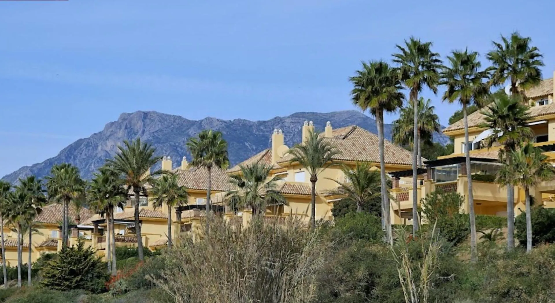 Superb Front Line Location With Heated Pool Apartment Marbella Spain
