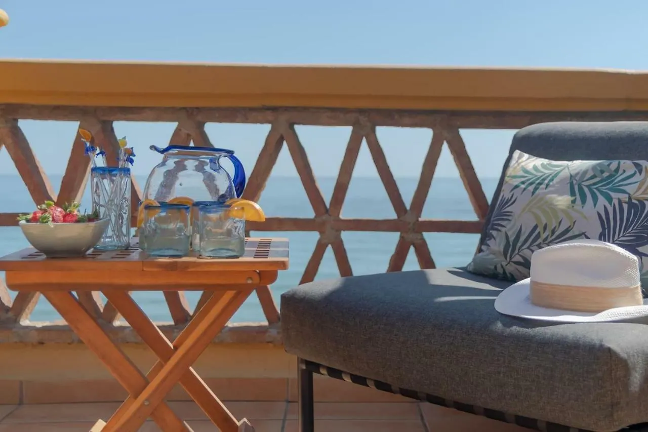 Superb Front Line Location With Heated Pool Apartment Marbella