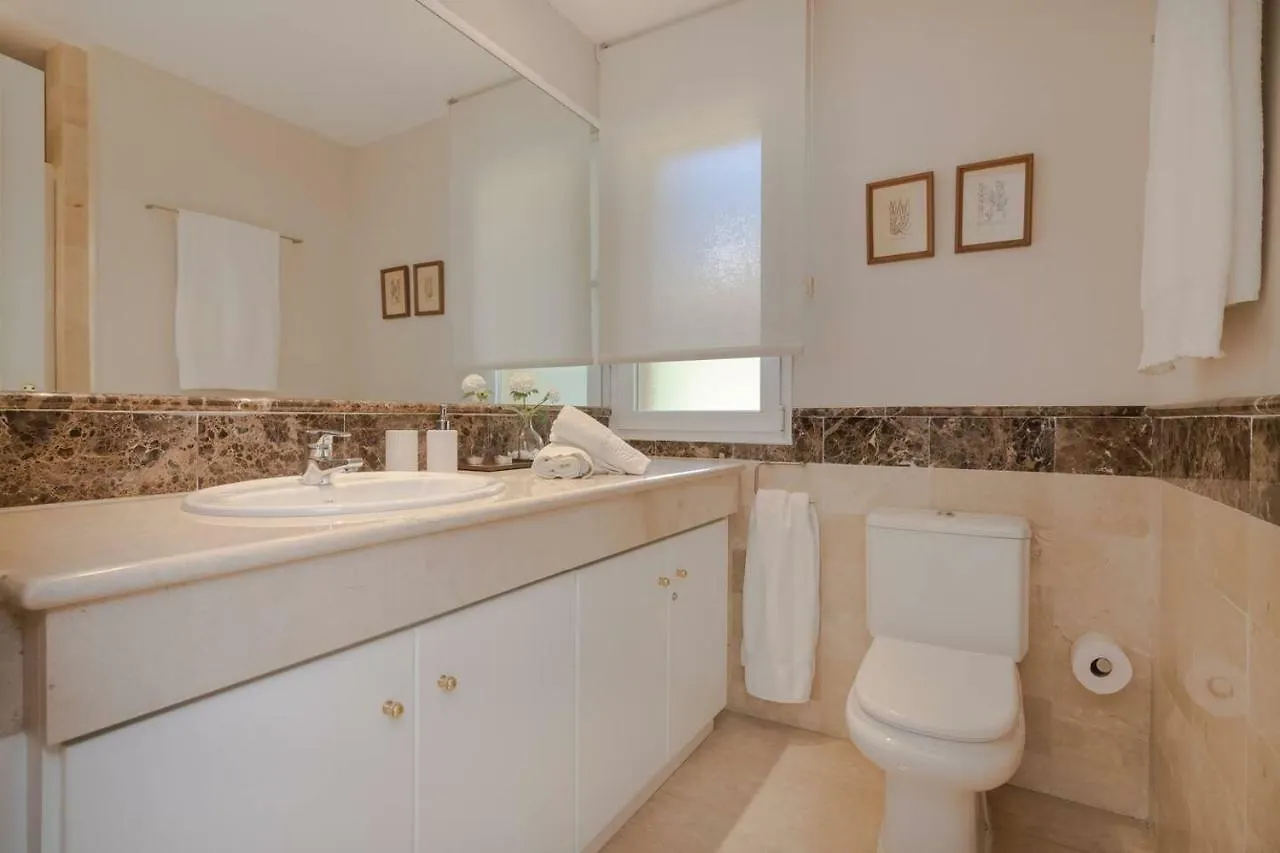 Superb Front Line Location With Heated Pool Apartment Marbella
