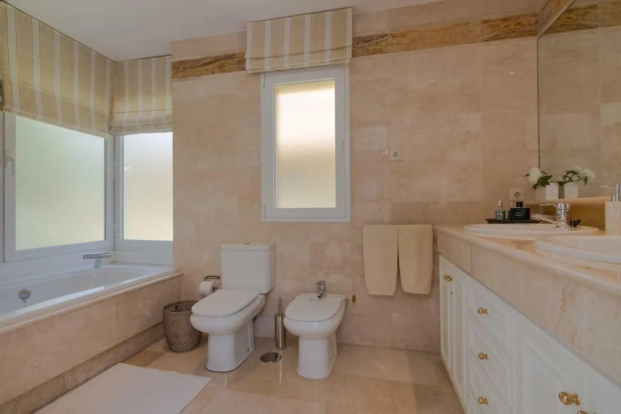 Superb Front Line Location With Heated Pool Apartment Marbella Spain