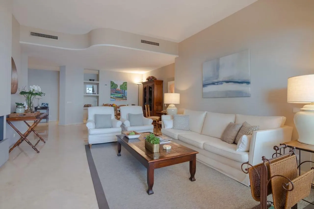 Superb Front Line Location With Heated Pool Apartment Marbella