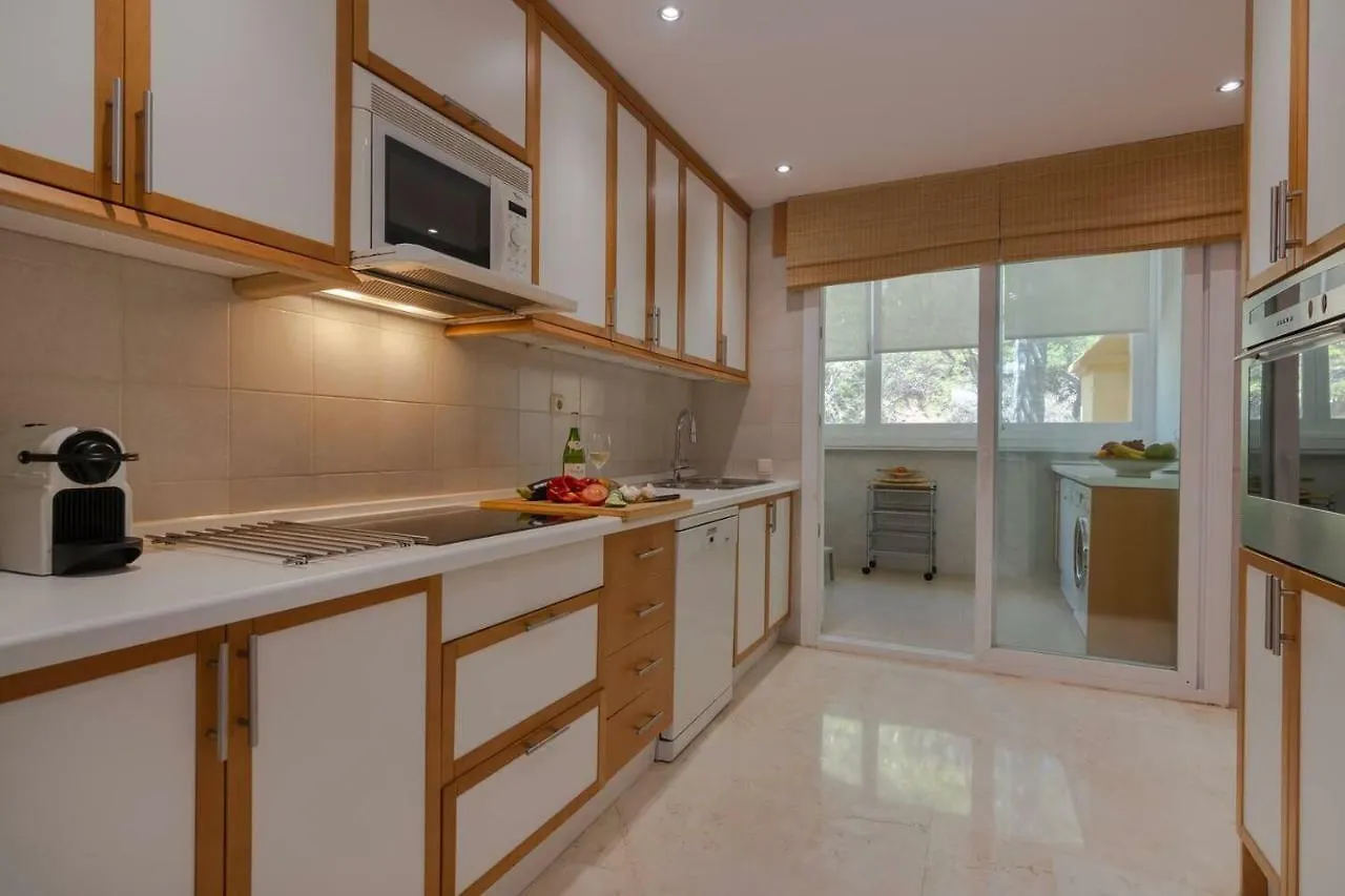 Ferienwohnung Superb Front Line Location With Heated Pool Marbella Apartment