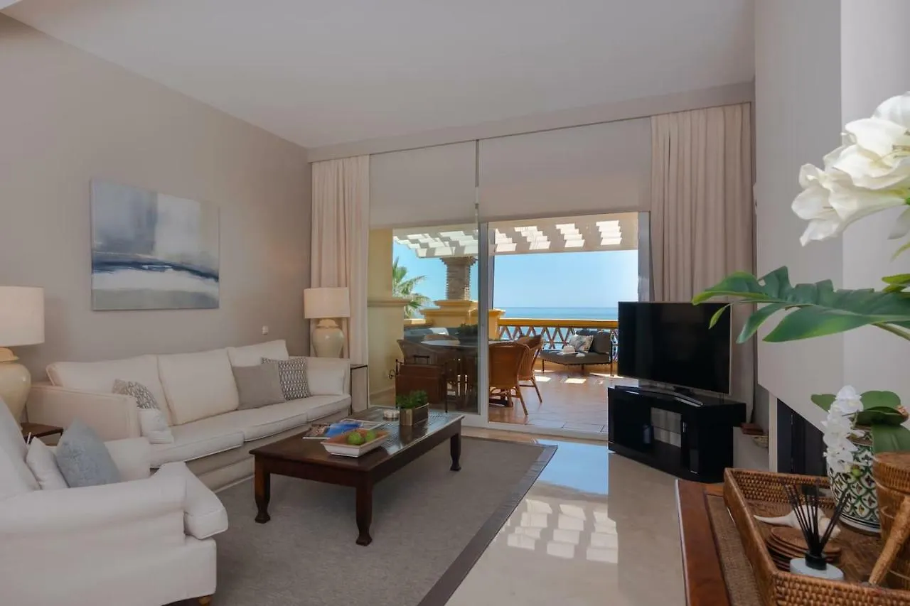 Apartment Ferienwohnung Superb Front Line Location With Heated Pool Marbella